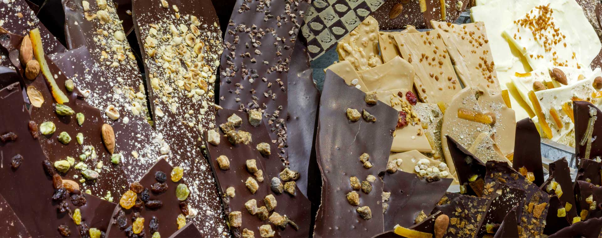 Chocolats recouverts de feuilles d'or - 25 feuilles d'or comestible -  Delafee